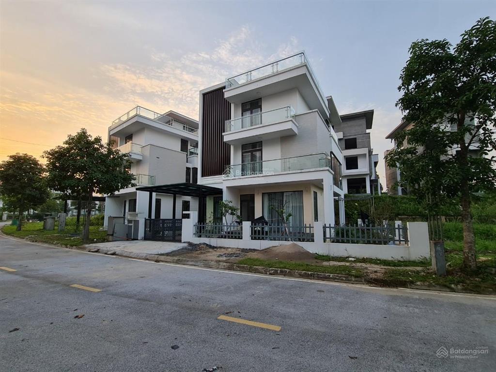 Bán bt đơn lập vip nhất phú cát city,ngay chân chung cư, dt 312m2,giá 7x.có sổ đỏ .0964 588 ***