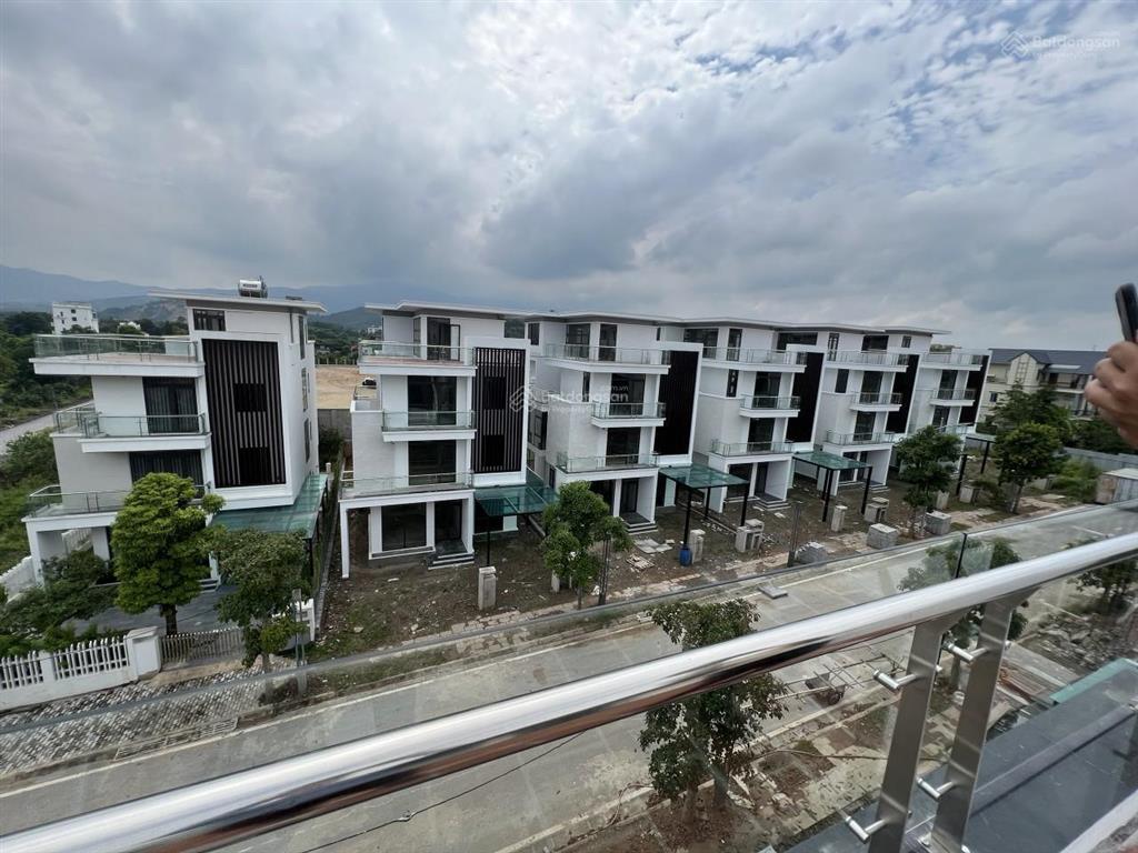 Chính chủ cần bán bt phú cát city 190m2 thuộc trục chính da giá 75tr/m2 đất ,hướng đb  0964 588 ***