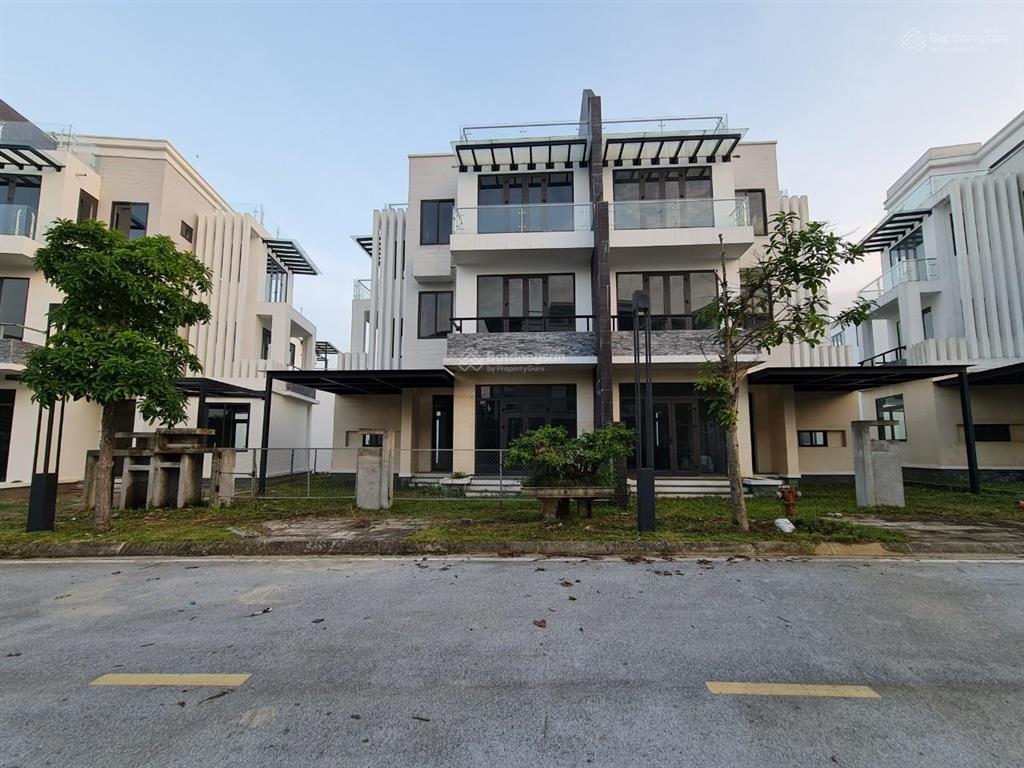 Chính chủ cần bán bt phú cát city 190m2 thuộc trục chính da giá 75tr/m2 đất ,hướng đb  0964 588 ***