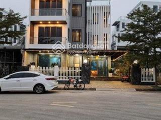 Chính chủ cần bán gấp bt phú cát city, dt 181m2, hướng đn, giá 72tr/m2, không lỗi .0964 588 ***