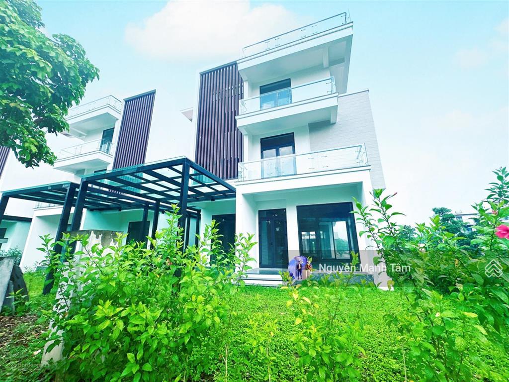 Bán bt phú cát city hl vị trí siêu đẹp, hướng đn, dt 215m2, bt14. đường 16m. 0943 032 ***. giá tt