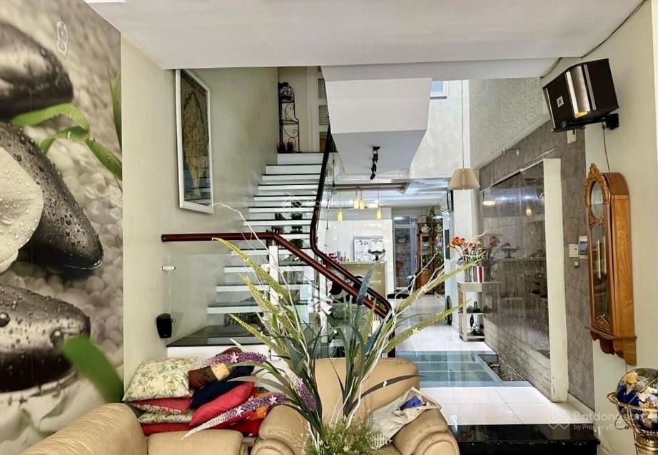 Bán nhà quận 7, nhỉnh 9 tỷ, 4x15m, 4 lầu giáp hoàng trọng mậu, kdc him lam, lotte mart, shr plc