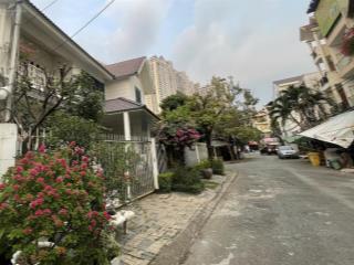 Biệt thự đà lạt giữa lòng quận 7, sân vườn rộng, 252m2  hàng hiếm, chỉ 43 tỷ