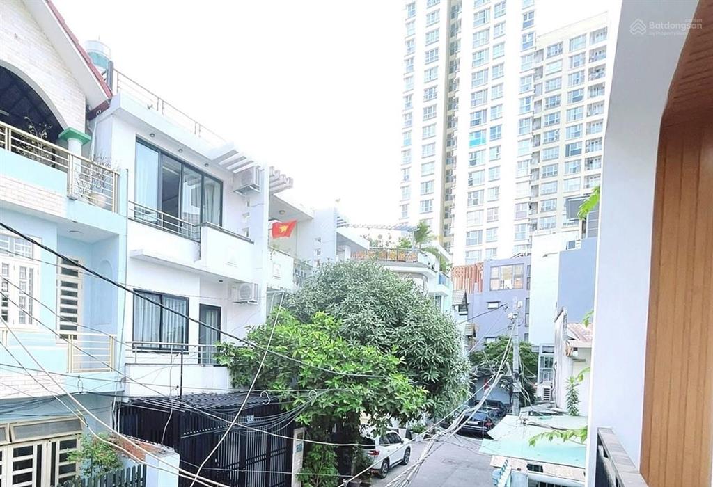 Nhà hiếm nguyễn thị thập, ô tô ngủ trong nhà, chỉ hơn 11 tỷ