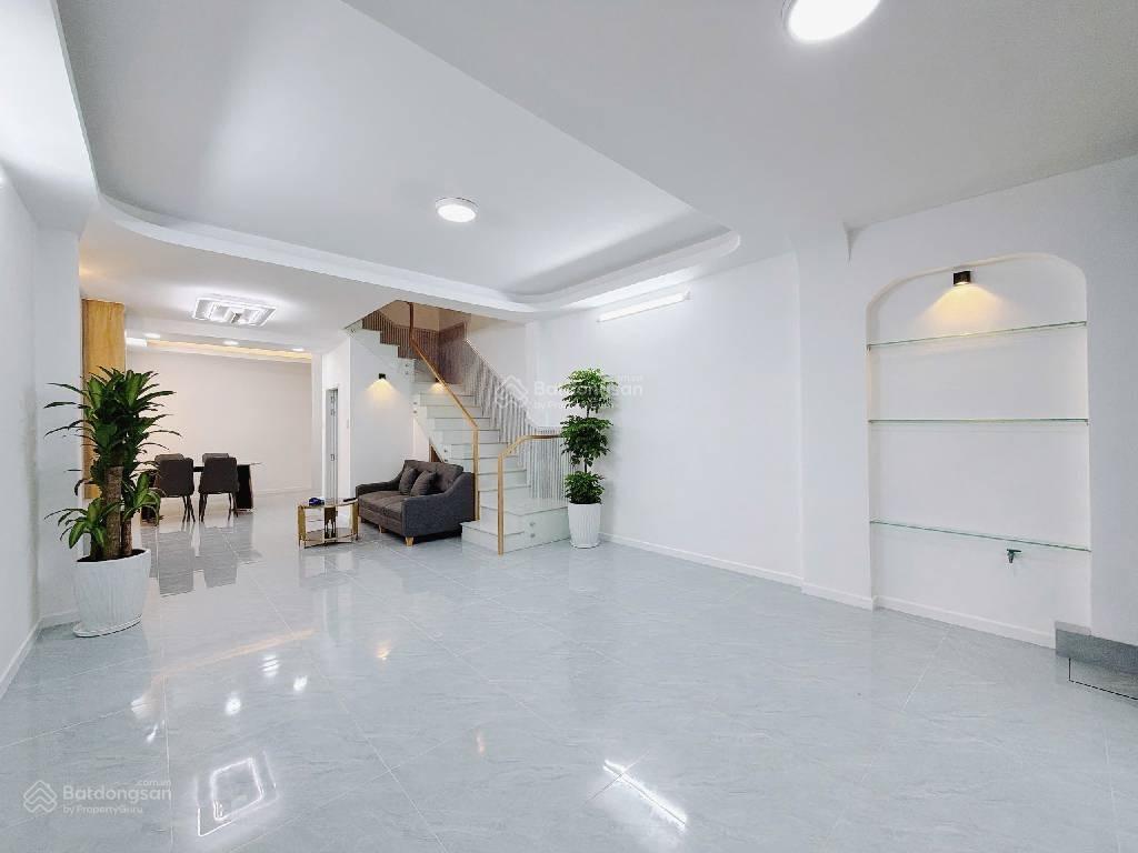 Nhà hiếm nguyễn thị thập, ô tô ngủ trong nhà, chỉ hơn 11 tỷ