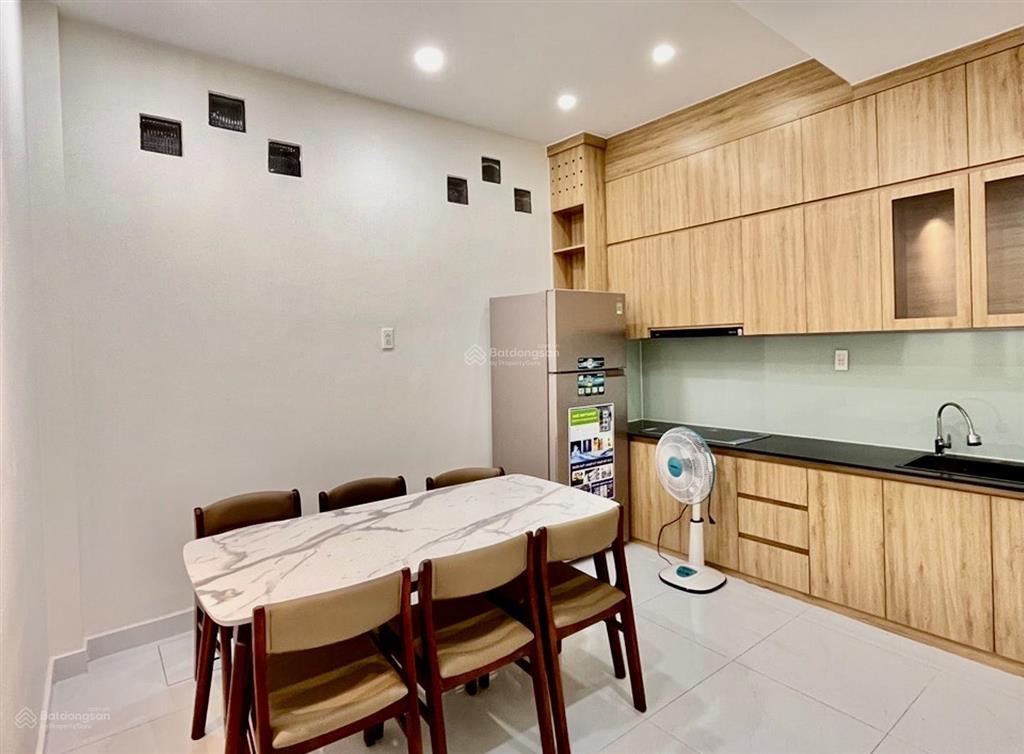 Nhà quận 7, ngay kdc nam long, xe hơi đậu cửa, chỉ 8.9 tỷ