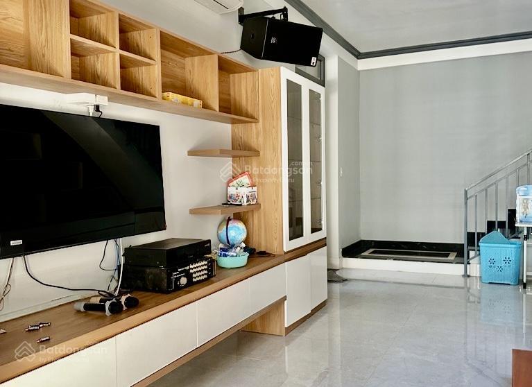 Nhà quận 7, ngay kdc nam long, xe hơi đậu cửa, chỉ 8.9 tỷ
