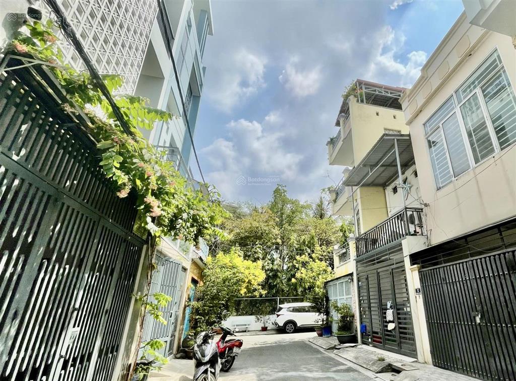 Nhà quận 7, ngay kdc nam long, xe hơi đậu cửa, chỉ 8.9 tỷ