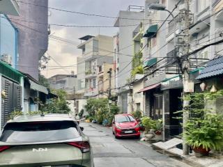 Bán gấp nhà quận 7, hẻm ô tô, giá chỉ 9 tỷ nhỉnh tl mạnh