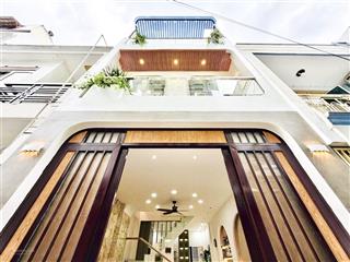 Nhà mới, thang máy, full nội thất cao cấp, sát phú mỹ hưng, chỉ 8 tỷ nhỉnh
