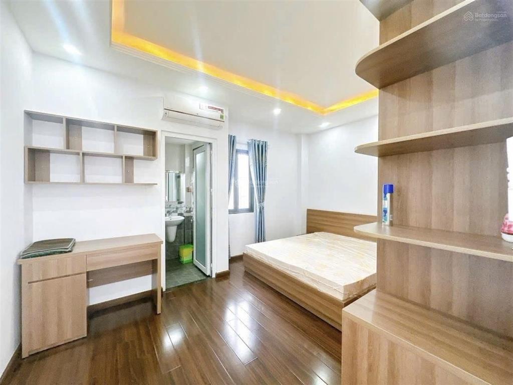Chỉ hơn 7 tỷ có nhà 4 tầng ngay trung tâm quận 7, hẻm ô tô, khu cao tầng, dân trí