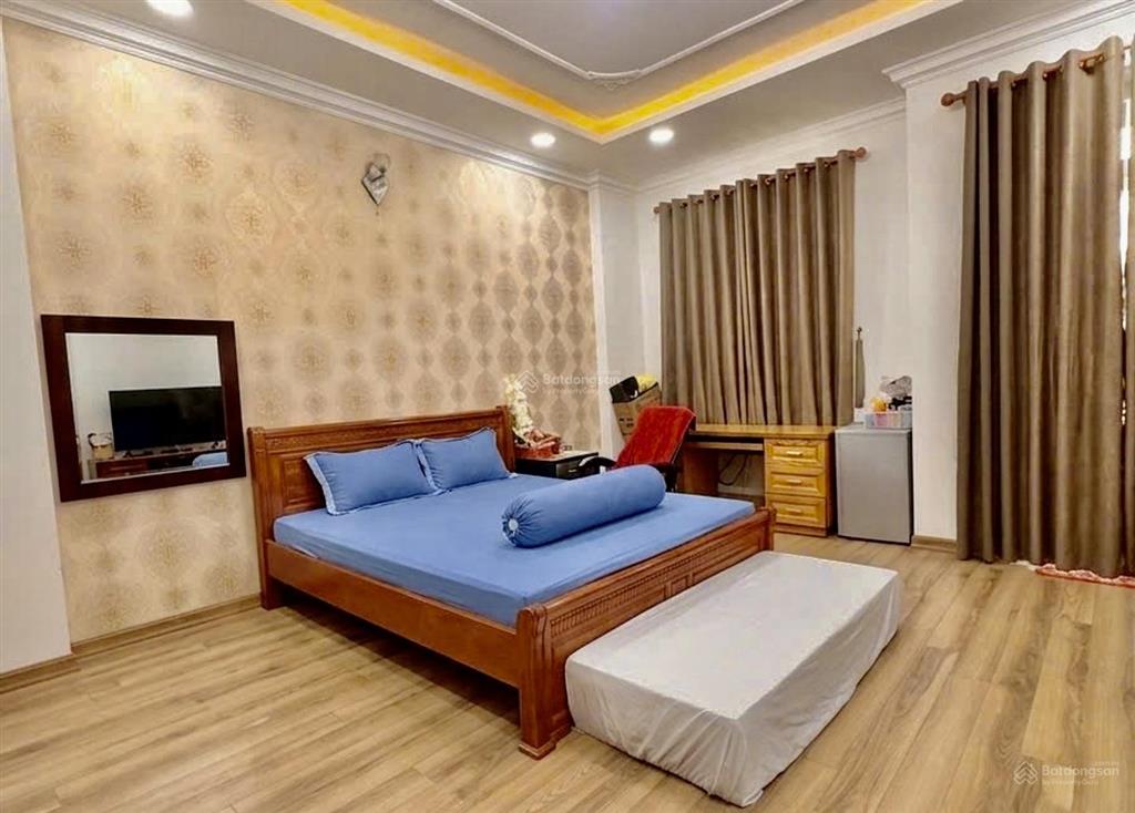 Nhà đẹp tân hưng, xe hơi đậu cửa, 75m2, 3 tầng, cách lotte mart 500m, chỉ 8 tỷ nhỉnh