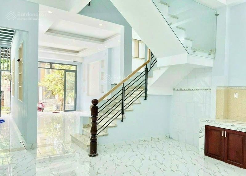 Bán nhà mặt tiền đường số quận 7, giáp phú mỹ hưng, ngang 5x15 chỉ hơn 9 tỷ
