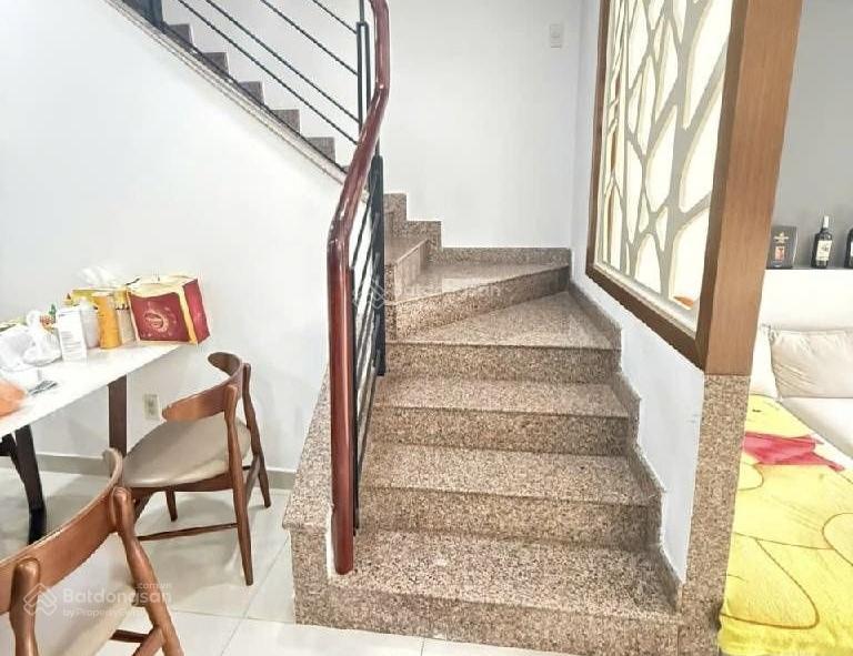 Bán nhà nr tại tân kiểng, q7, giá cực chất 8 tỷ, 77m2, 3pn, shr pháp lý chuẩn, hẻm thông ô tô