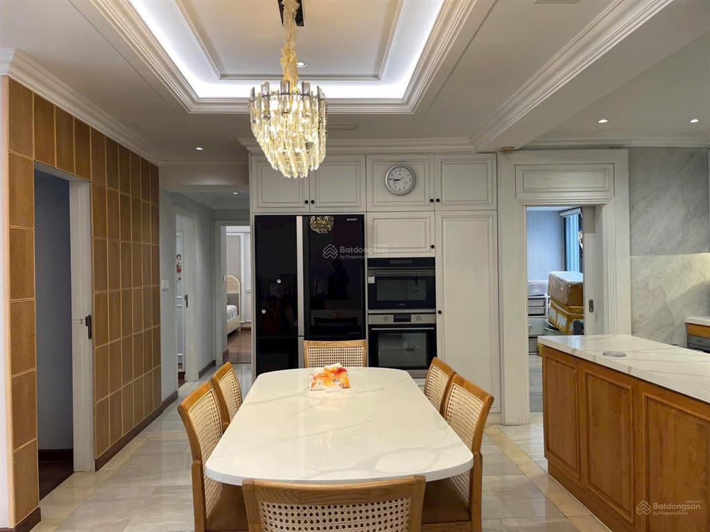 Cần bán gấp căn hộ cao cấp garden court 1, 180m2 3pn 2wc sân vườn, ban công dài , view công viên sh