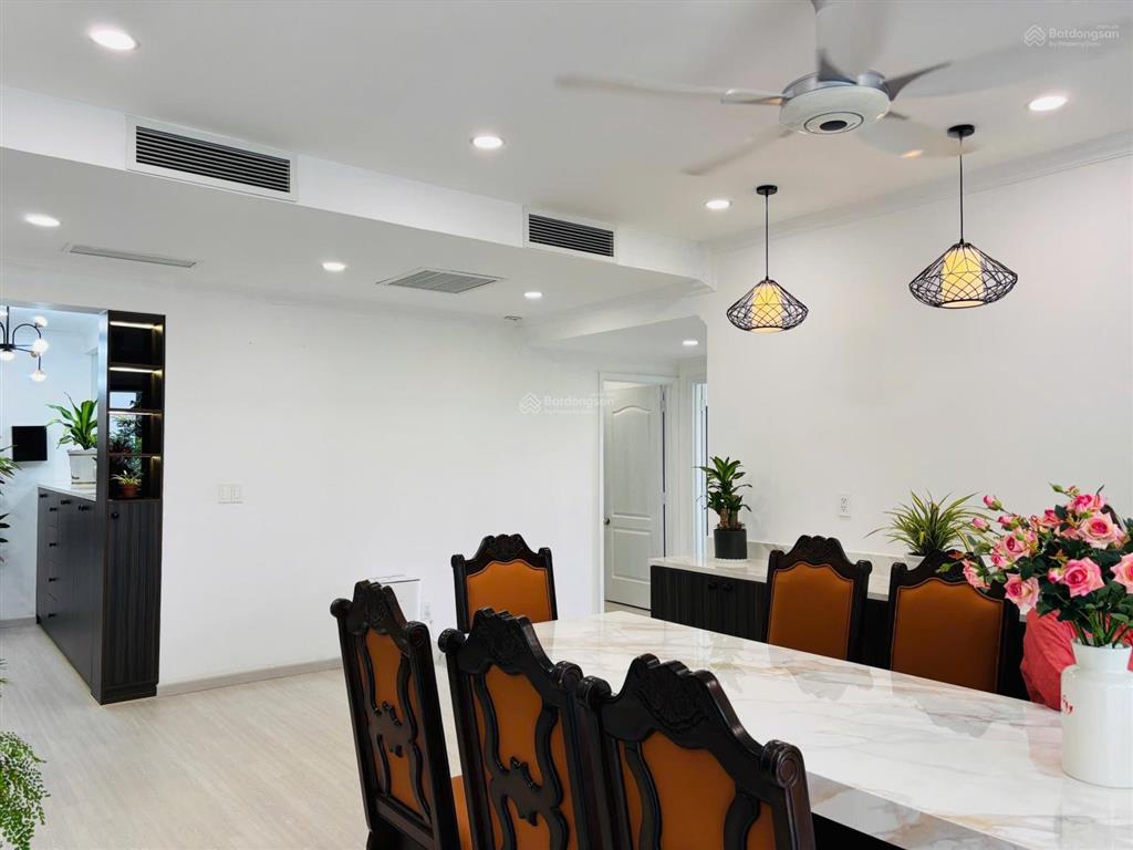 Cần bán gấp ch mỹ khánh 1b 2pn 2wc 118m2 phòng khách siêu rộng đầy đủ nội thất giá 11tỷ sh