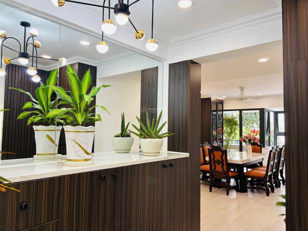 Cần bán gấp ch mỹ khánh 1b 2pn 2wc 118m2 phòng khách siêu rộng đầy đủ nội thất giá 11tỷ sh