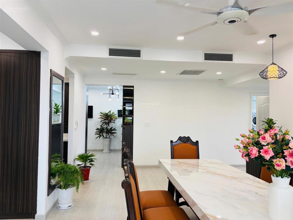 Cần bán gấp ch mỹ khánh 1b 2pn 2wc 118m2 phòng khách siêu rộng đầy đủ nội thất giá 11tỷ sh