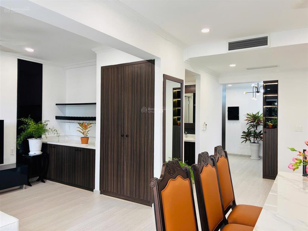 Cần bán gấp ch mỹ khánh 1b 2pn 2wc 118m2 phòng khách siêu rộng đầy đủ nội thất giá 11tỷ sh