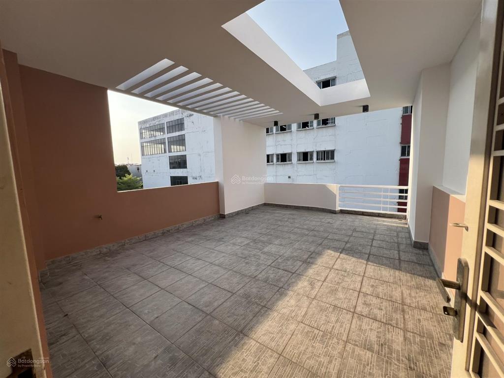 Bán nhà phố 4pn, 5wc tại khu dân cư ven sông sadeco, 13,5 tỷ, 90m2, (288m2 sàn) giá tốt, sh