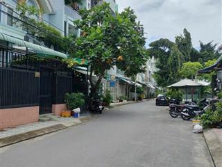 Nhà đẹp chính chủ xây được 3 năm đường 8m xe hơi ngủ trong nhà. giá 7,99 tỷ