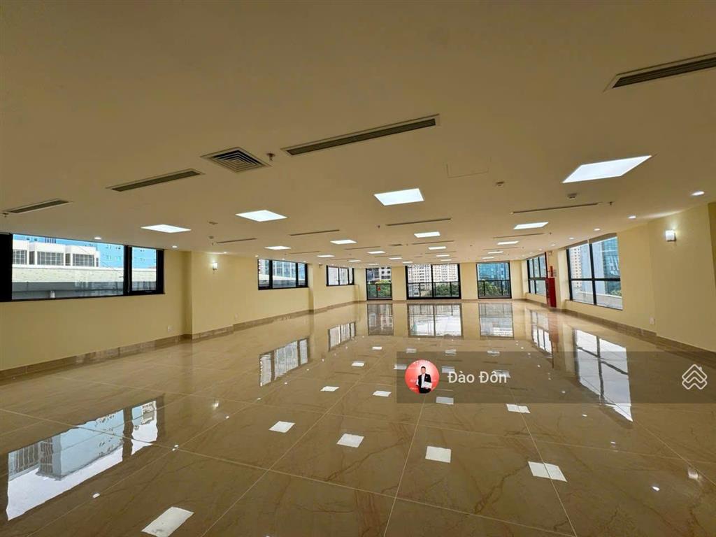 Siêu đẹp, cho thuê nhà mặt phố khâm thiên, đống đa, dt 210m x2,5t, mt6m, giá thuê 65 triệu/tháng