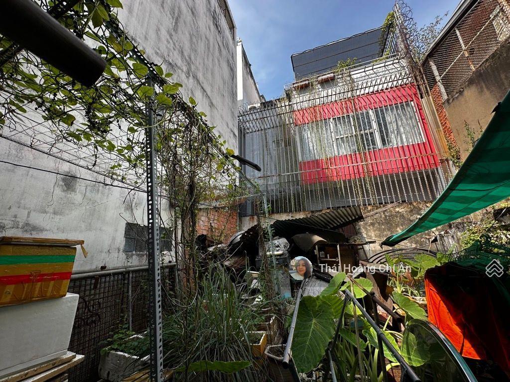 Q3 lê văn sỹ  144m2 ngang 6m  xe hơi ngủ  chdv hiếm