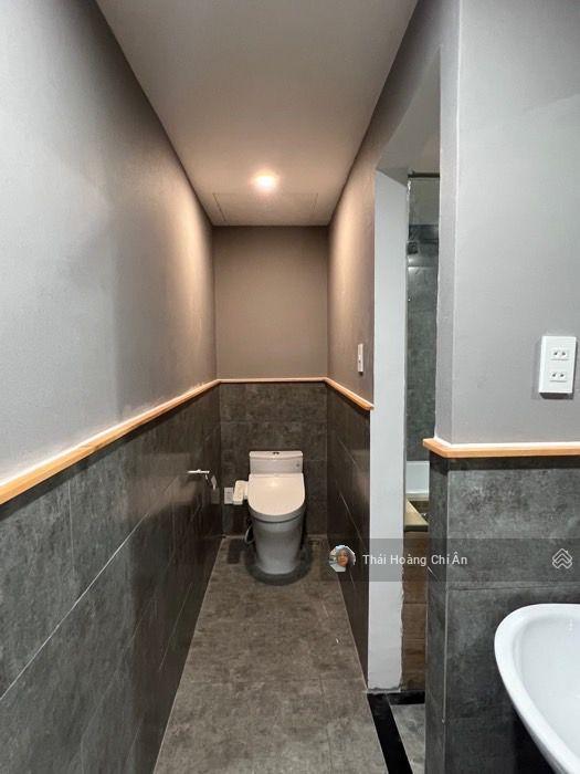 Tòa nhà hàm nghi q1  ngõ xe tải sát bitexco  dòng tiền 7.000 usd/tháng  nở hậu phát lộc