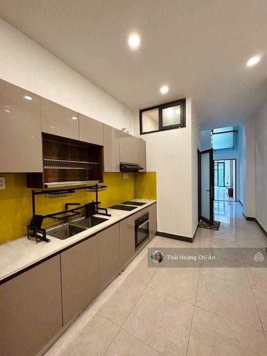 Khu vip phú nhuận  hxh 7 chỗ  ngay ngã tư nguyễn trọng tuyển nguyễn văn trỗi  dt 53m2 4 tầng