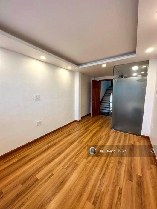 Khu vip phú nhuận  hxh 7 chỗ  ngay ngã tư nguyễn trọng tuyển nguyễn văn trỗi  dt 53m2 4 tầng