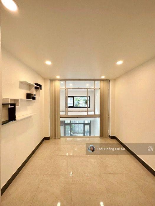 Khu vip phú nhuận  hxh 7 chỗ  ngay ngã tư nguyễn trọng tuyển nguyễn văn trỗi  dt 53m2 4 tầng