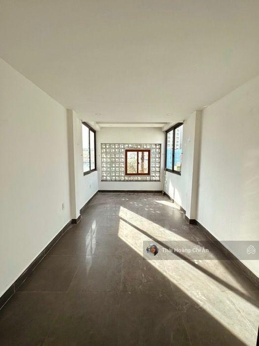 Khu vip phú nhuận  hxh 7 chỗ  ngay ngã tư nguyễn trọng tuyển nguyễn văn trỗi  dt 53m2 4 tầng