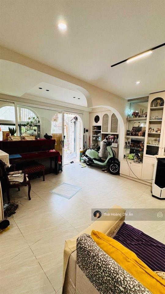 Bán nhà lê văn sỹ phú nhuận  ngang 7.7m hiếm có  3 tầng đúc  tặng full nội thất