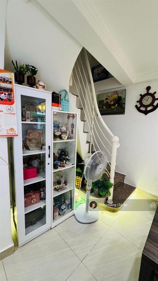 Bán nhà lê văn sỹ phú nhuận  ngang 7.7m hiếm có  3 tầng đúc  tặng full nội thất