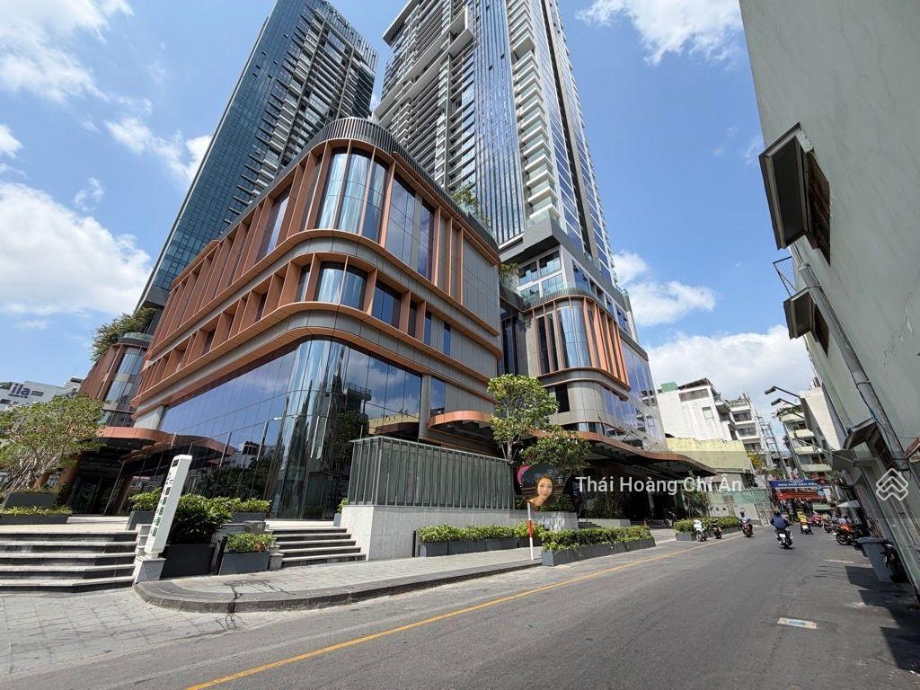 Quận 1  106m2 (6m x 16m)  nở hậu 10m