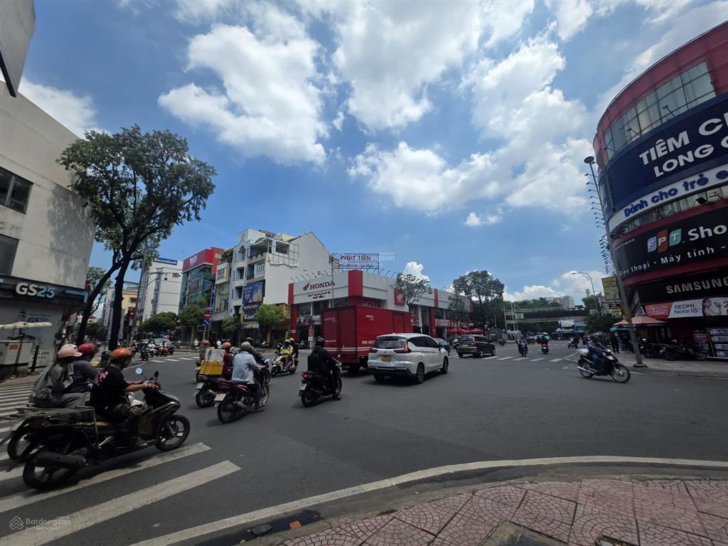Sát vách quận 1 chỉ 3 phút di chuyển nhà phố hoàng diệu q4 (ngay cc h1) có dòng tiền