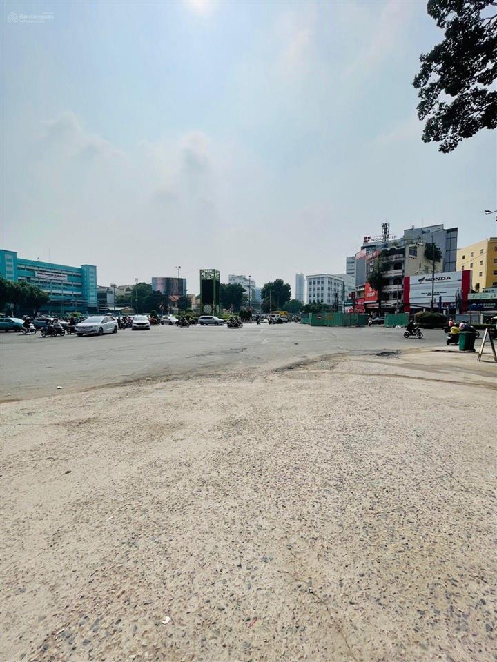 Tòa nhà 7 tầng cmt8 ngã 6 dân chủ q10  ngang 6m  hđ thuê 2,1 tỷ/năm