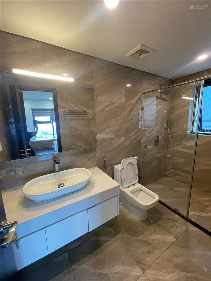 O947105567 bán căn 2 ngủ c14 bắc hà  tố hữu 71m2, full nội thất xịn  căn góc đẹp  sẵn sổ đỏ
