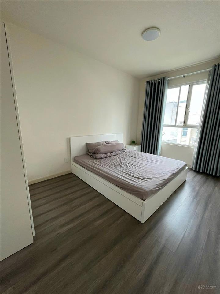 Cực hiếm duy nhất 1 căn  chính chủ gửi bán căn hộ kris vue 1pn tầng trung, có nội thất giá 4.1tỷ