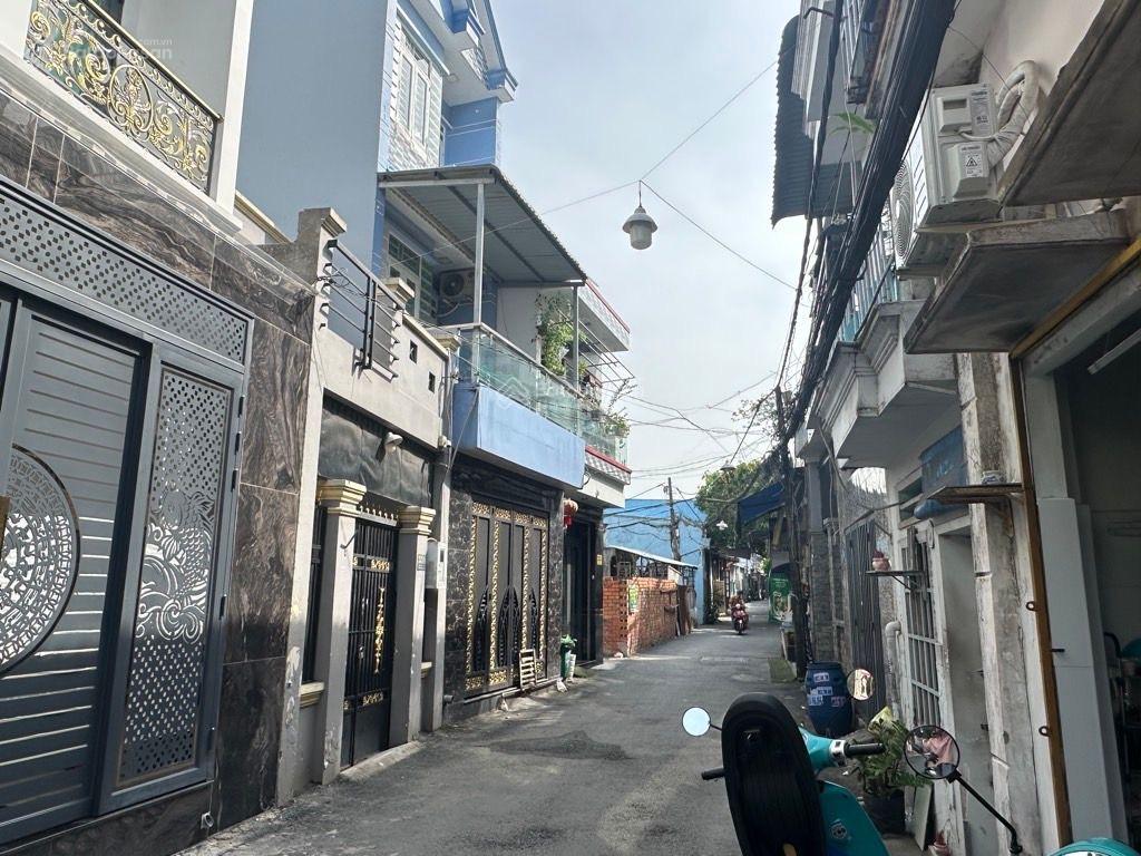 . nhà mặt tiền kinh doanh ht17 2 tầng đẹp nở hậu tài lộc