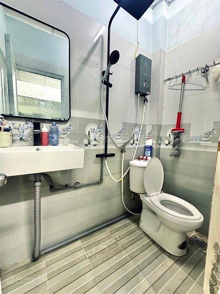 46m chỉ 2.45 tỷ nhà btct ở ngay hẻm 3 gác lê văn khương