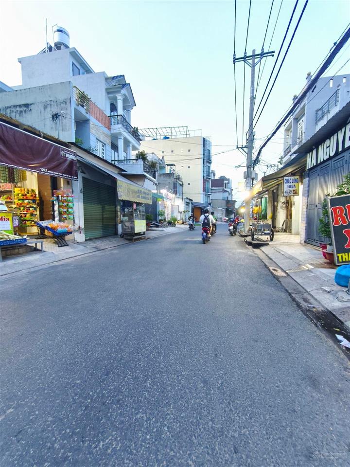 Nhà gần chợ trung mỹ tây 13 sổ riêng hxh