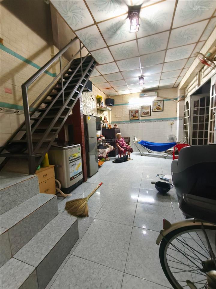 Nhà gần chợ trung mỹ tây 13 sổ riêng hxh