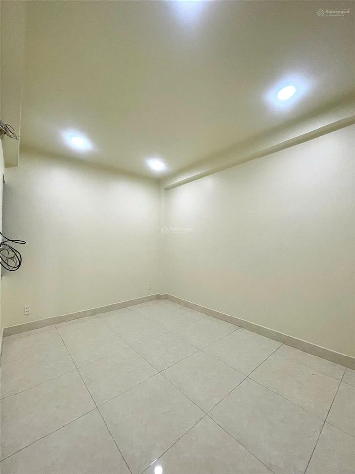 Đường nhựa 8m ô tô vào nhà giảm còn 5.1 tỷ