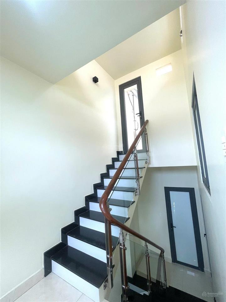 Đường nhựa 8m ô tô vào nhà giảm còn 5.1 tỷ