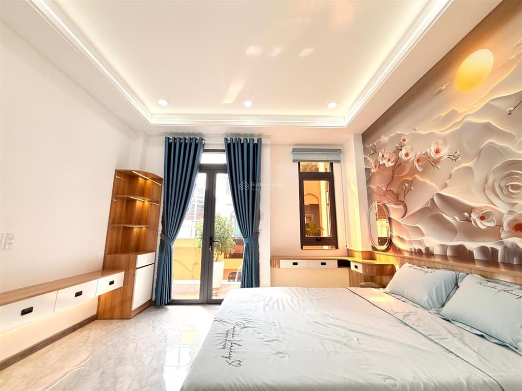 Nhà mới hẻm xe hơi tránh 54m đầy đủ nội thất