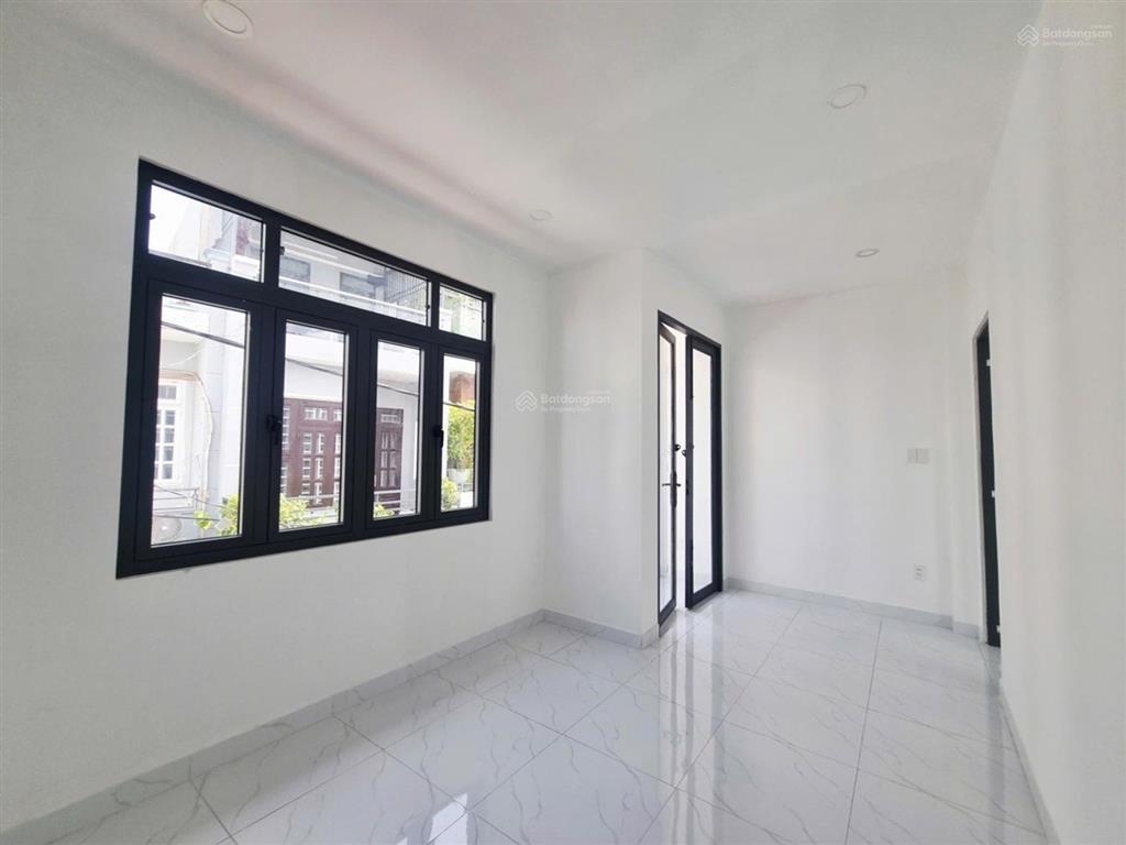 Nhà mới hẻm xe hơi huỳnh thị hai, 5.4x15m
