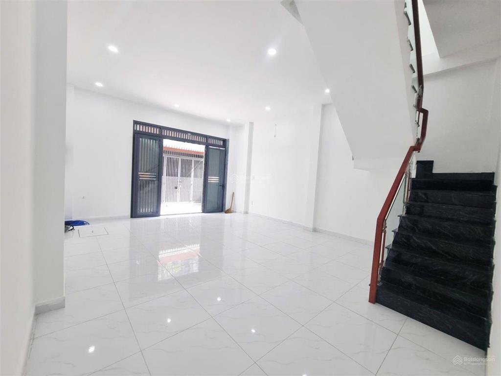 Nhà mới hẻm xe hơi huỳnh thị hai, 5.4x15m
