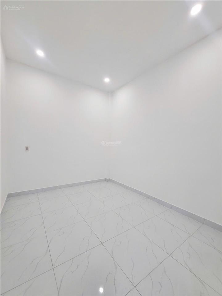 Nhà mới hẻm xe hơi huỳnh thị hai, 5.4x15m