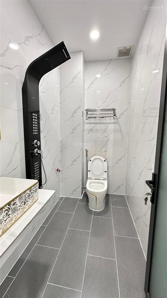 Nhà mới lê thị riêng 5 tầng thang máy chỉ 8,3 tỷ
